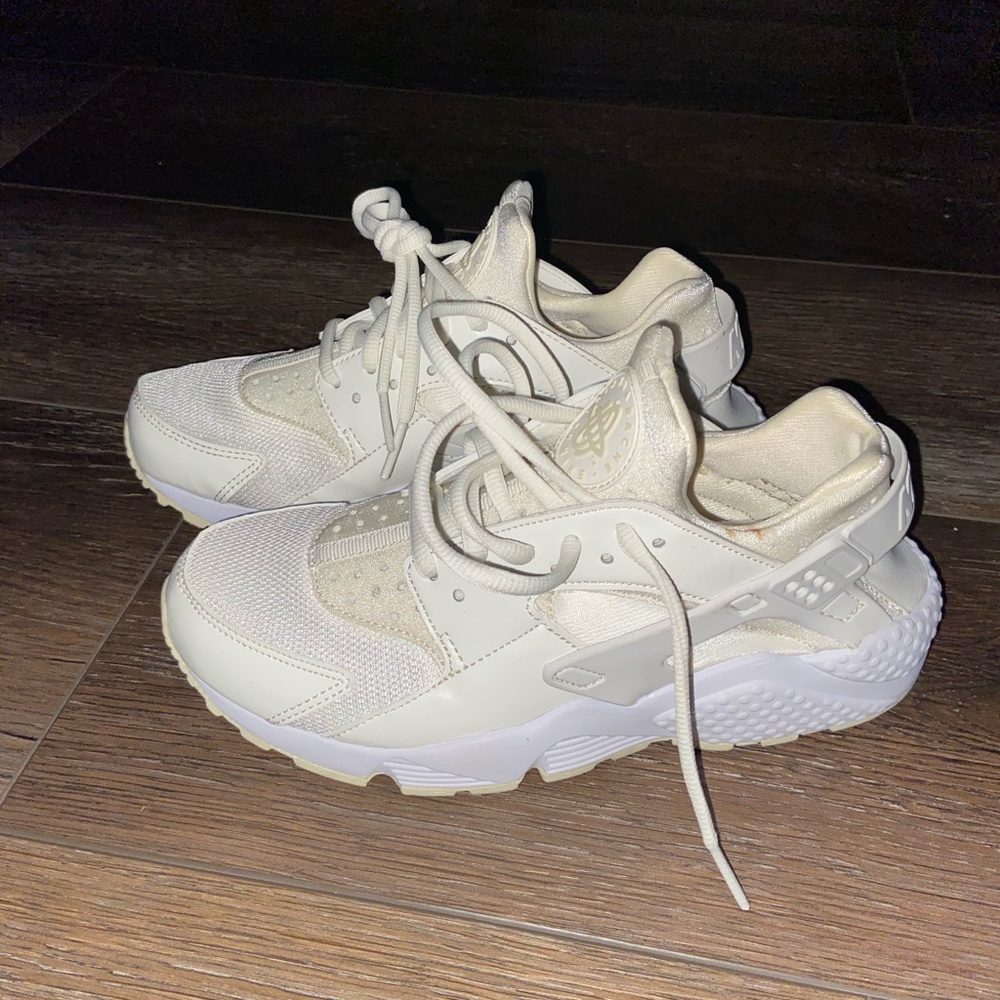 All white Nike Air Huaraches